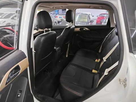 BAIC Q35