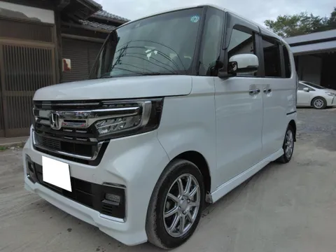 Honda N-BOX Custom