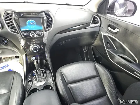 Hyundai Grand Santa Fe (Maxcruz)