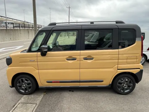 Suzuki Spacia Gear