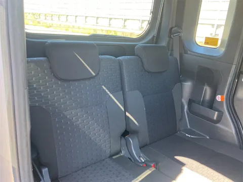 Toyota Pixis Mega