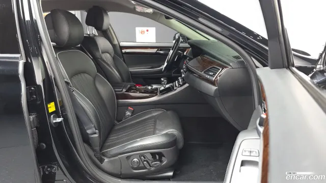 Genesis G90 (EQ900)