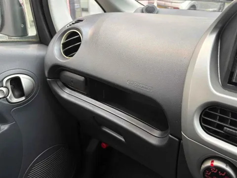 Mitsubishi I