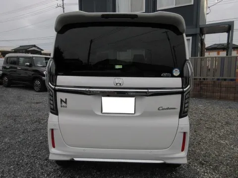 Honda N-BOX Custom