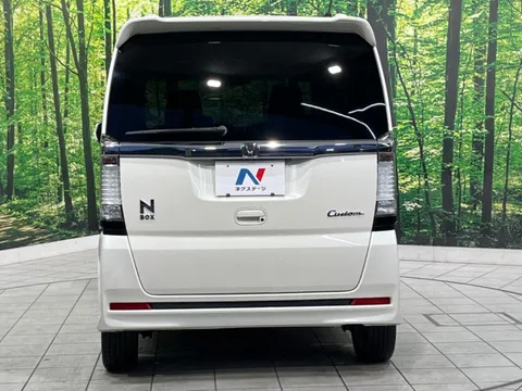 Honda N-BOX Custom