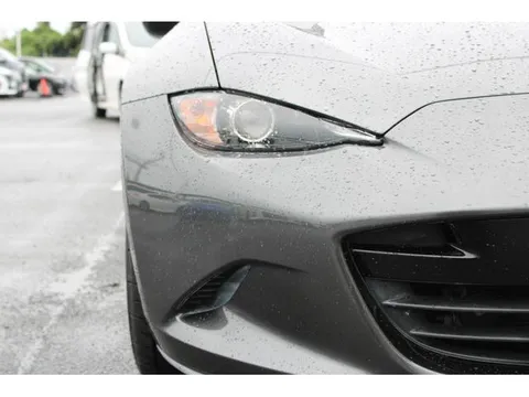 Mazda MX-5 (Roadster)