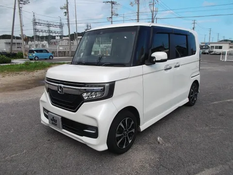 Honda N-BOX Custom