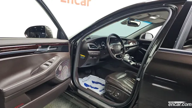 Genesis G90 (EQ900)