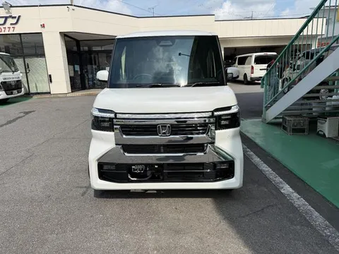 Honda N-BOX Custom