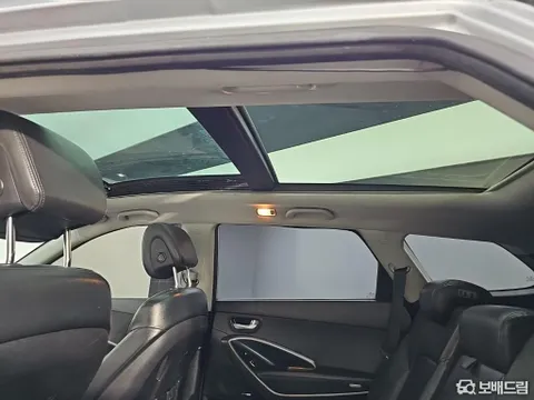 Hyundai Grand Santa Fe (Maxcruz)