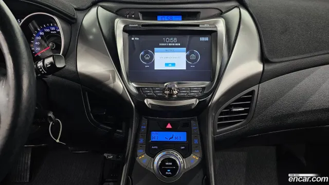 Hyundai Elantra (Avante)
