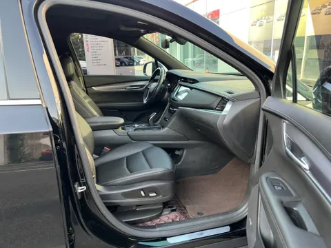 Cadillac XT6
