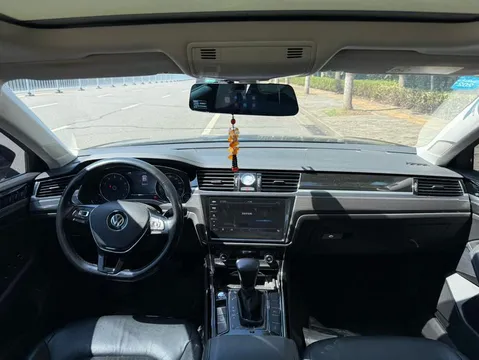 Volkswagen Phideon