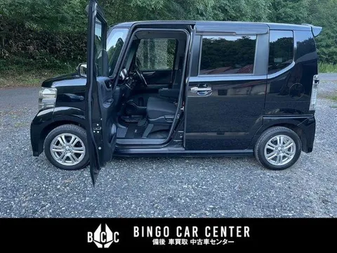 Honda N-BOX Custom