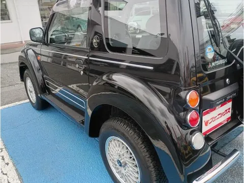 Mitsubishi Pajero JR