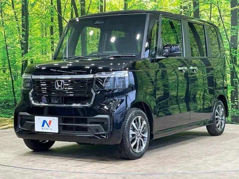 Honda N-BOX Custom