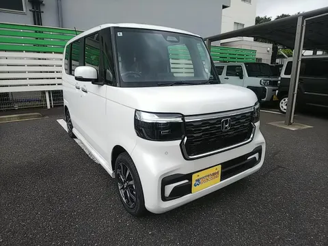 Honda N-BOX Custom