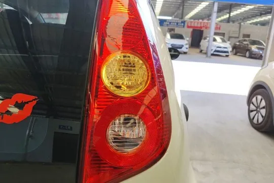 BYD F0