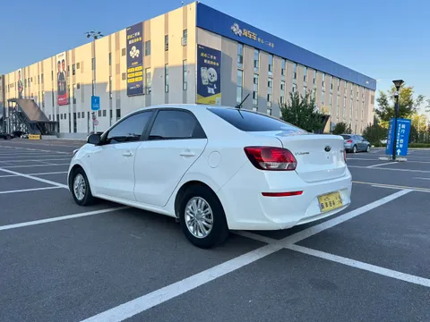 Kia Pegas
