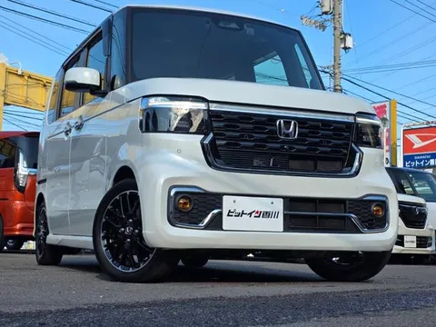 Honda N-BOX Custom
