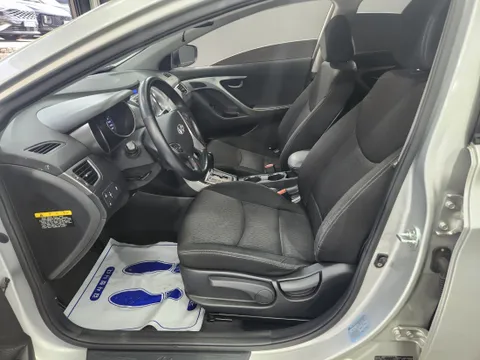 Hyundai Elantra (Avante)
