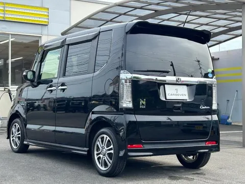 Honda N-BOX Custom