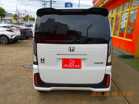Honda N-BOX Custom