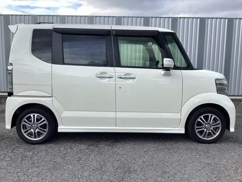 Honda N-BOX Plus Custom