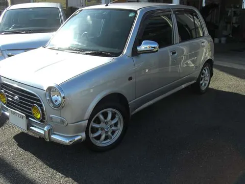 Daihatsu Mira Gino