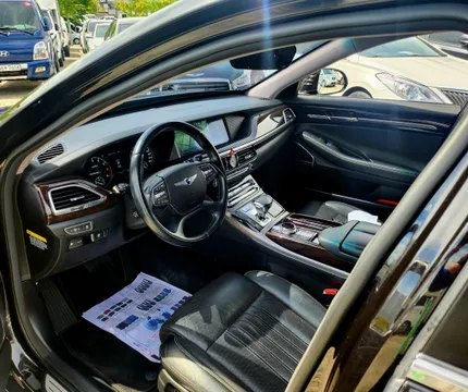 Genesis G90 (EQ900)