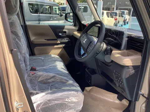 Mitsubishi Delica Mini
