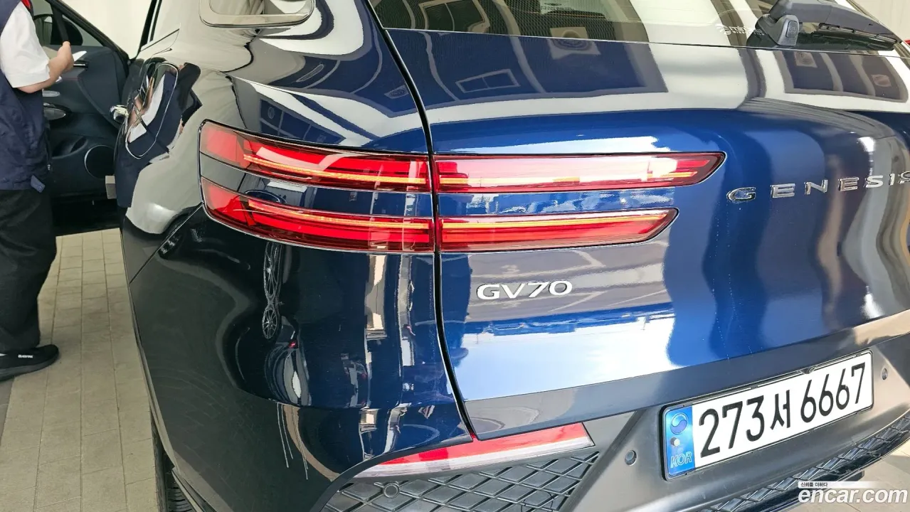 Genesis GV70