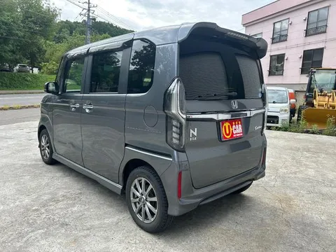 Honda N-BOX Custom