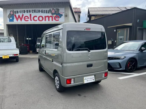 Nissan Clipper Van