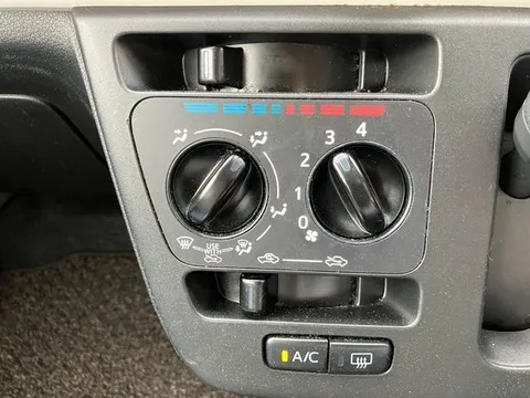 Daihatsu Mira Tocot