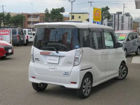 Nissan Dayz Roox