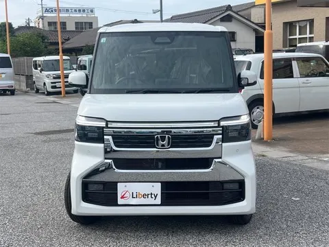 Honda N-BOX Custom