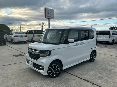 Honda N-BOX Custom