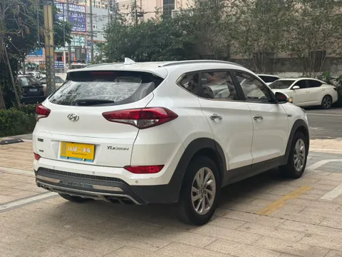 Hyundai Tucson