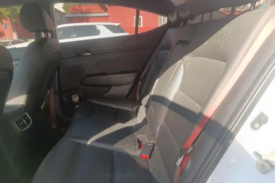 Hyundai Elantra (6th Generation / Lingdong)