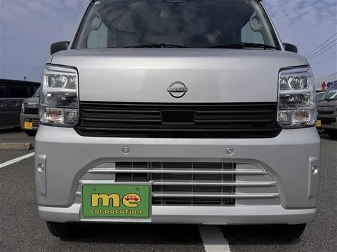 Nissan Clipper Van