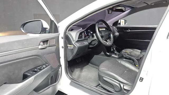 Hyundai Elantra (Avante)