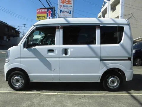 Mitsubishi Minicab Van