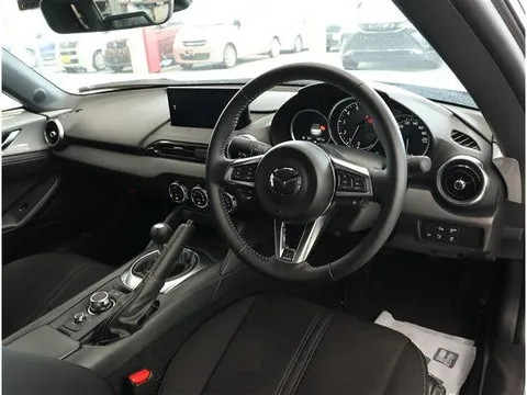 Mazda MX-5 (Roadster)