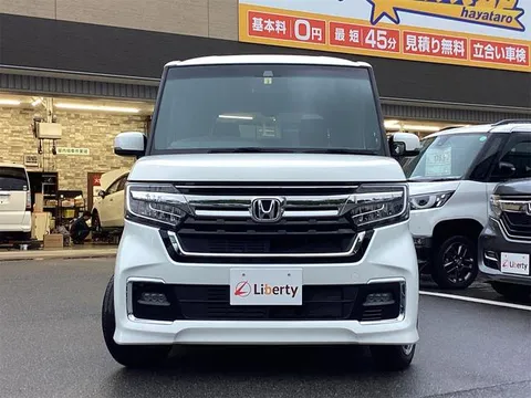 Honda N-BOX Custom