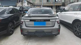 Lynk & Co 03