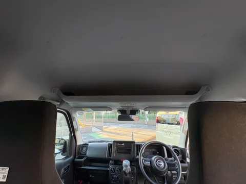 Nissan Clipper Van