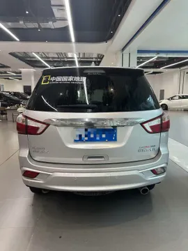 Isuzu mu-X