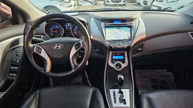 Hyundai Elantra (Avante)