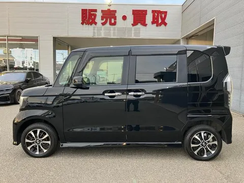 Honda N-BOX Custom